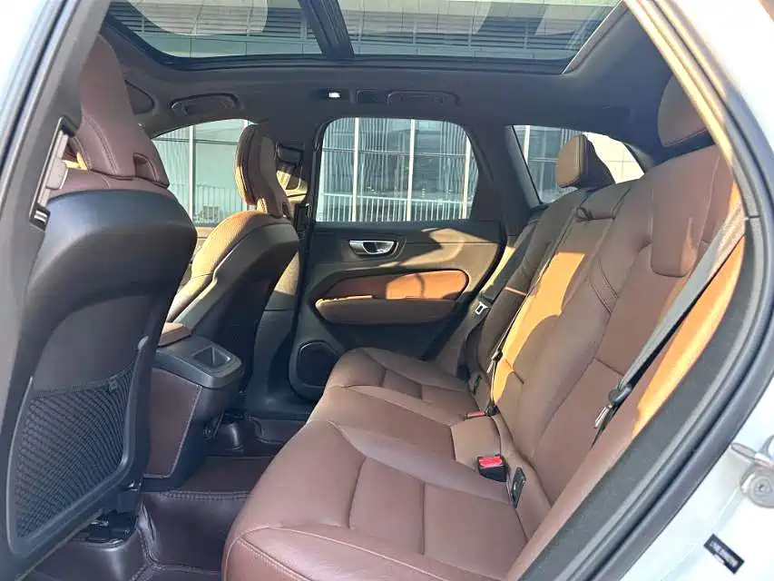 Volvo XC60 — миниатюра 5