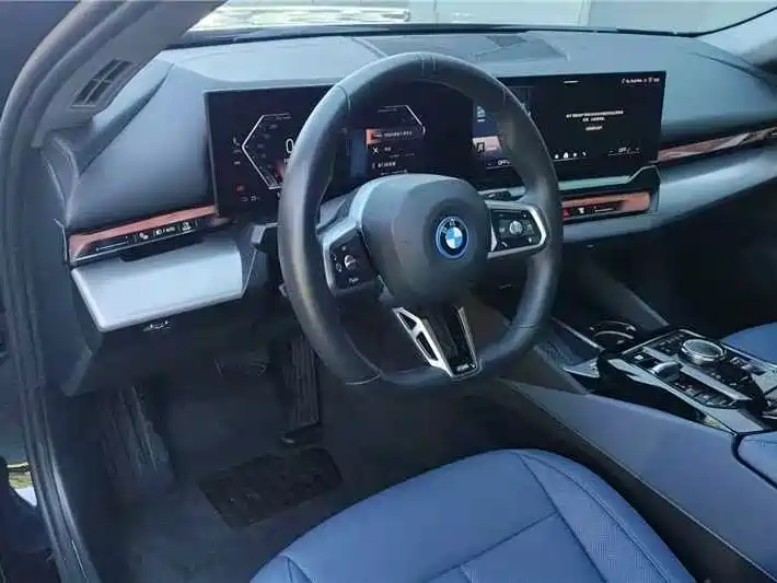BMW i5 — миниатюра 5