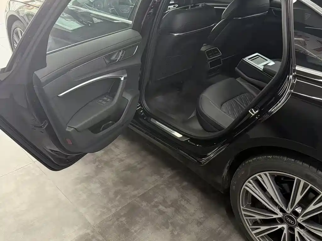 Audi A6L 2026 45 TFSI
