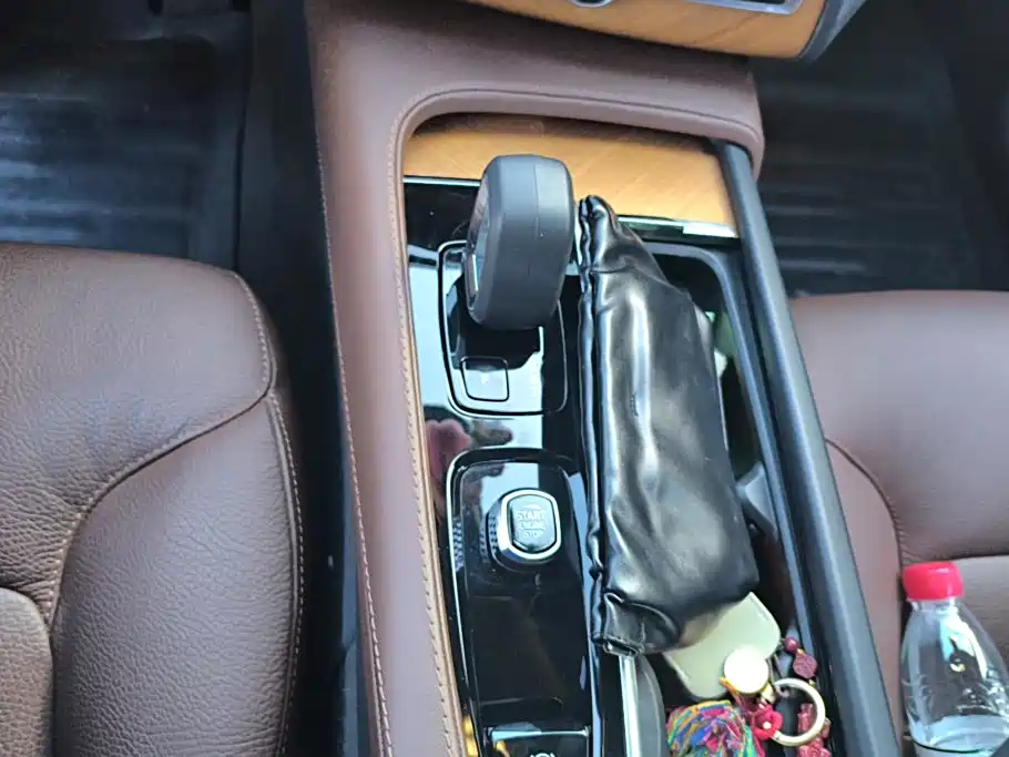 Volvo XC90 — миниатюра 16
