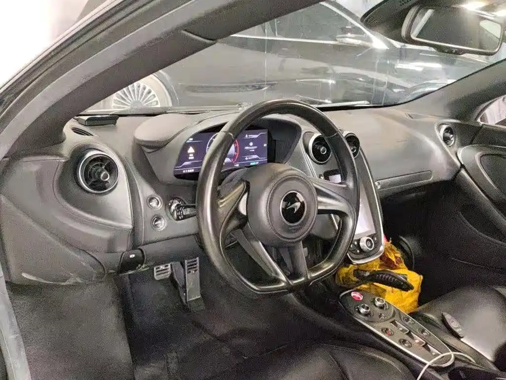 McLaren GT — миниатюра 4