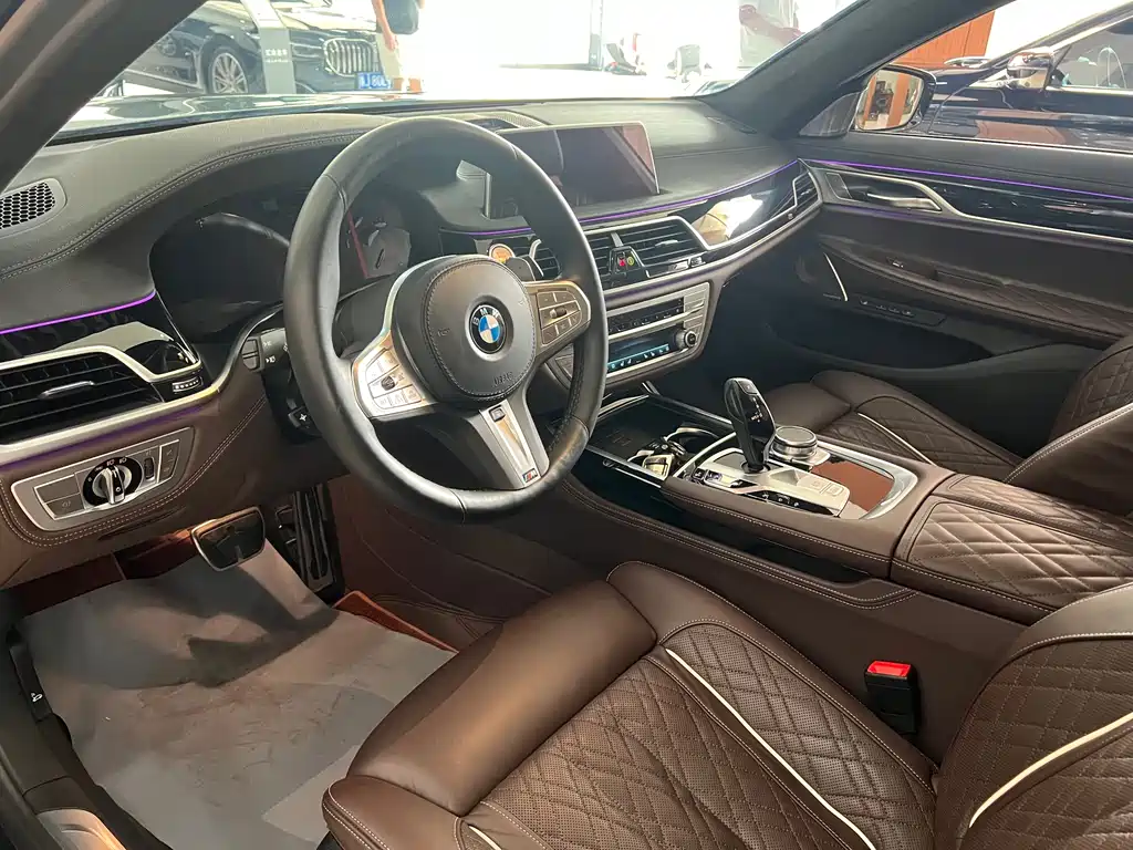 BMW  7 SERIES