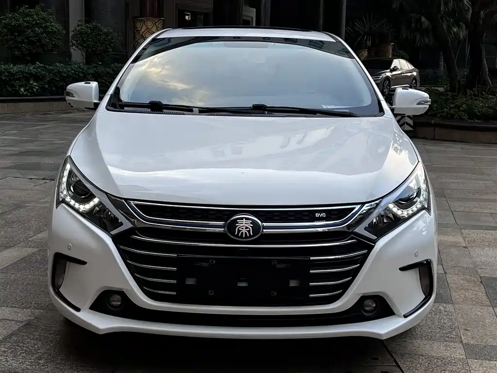 BYD Qin NEV — миниатюра 2