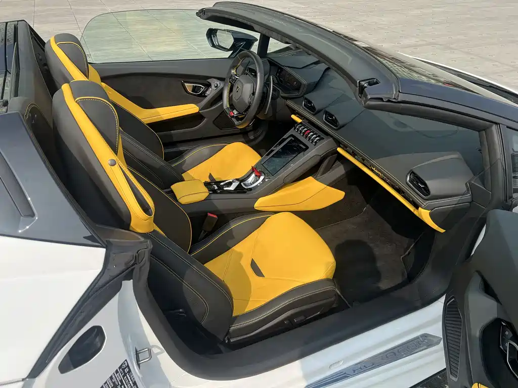 LAMBORGHINI HURACÁN