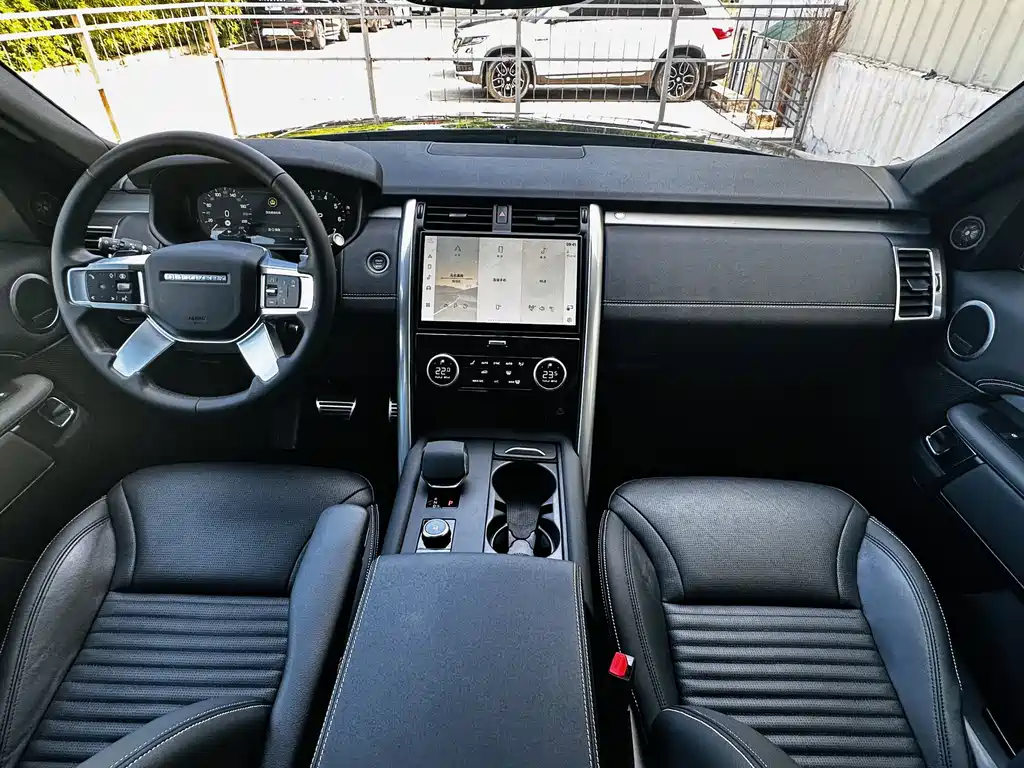 Land Rover Discovery 2025 360PS Dynamic SE