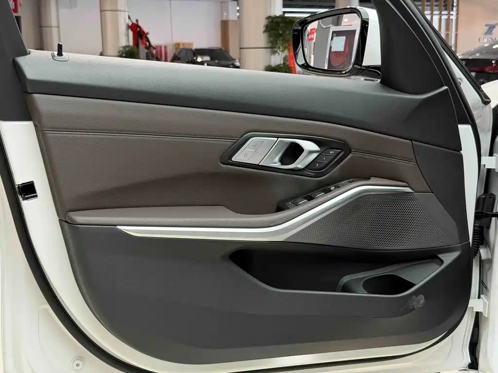 BMW 3 Series — миниатюра 11