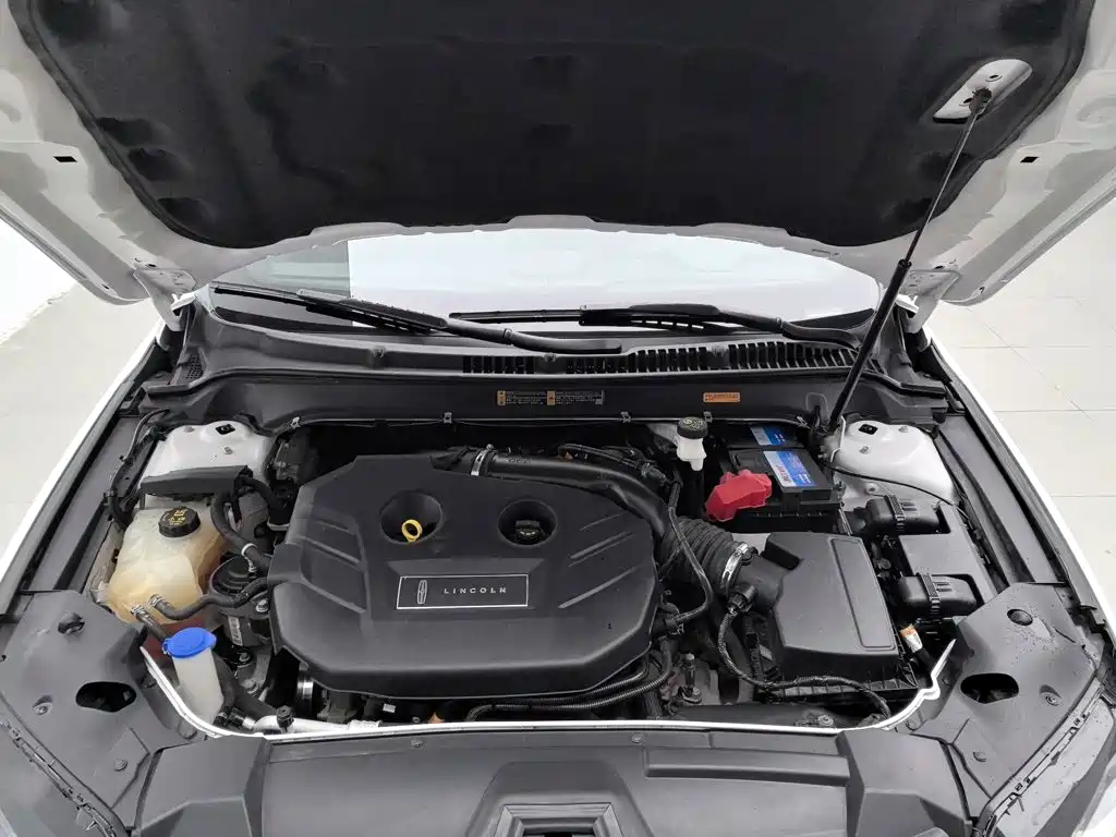 Lincoln MKZ — миниатюра 6