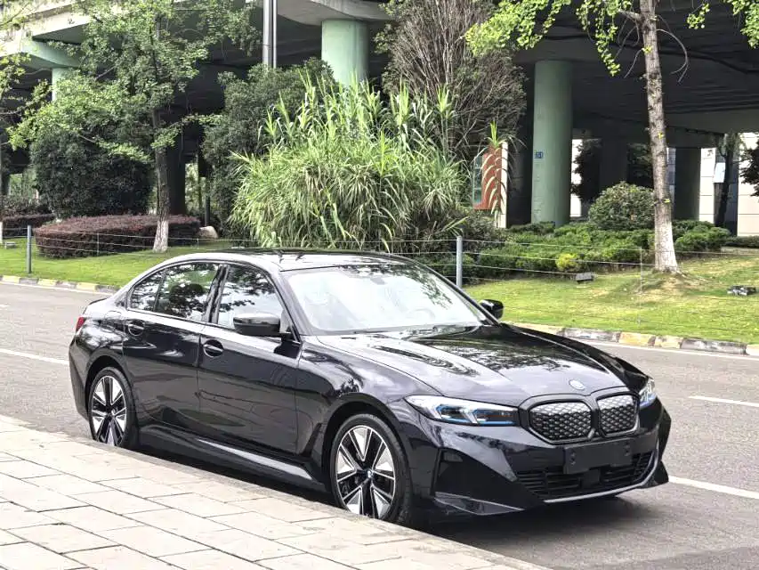 BMW i3 2025 eDrive 40 L