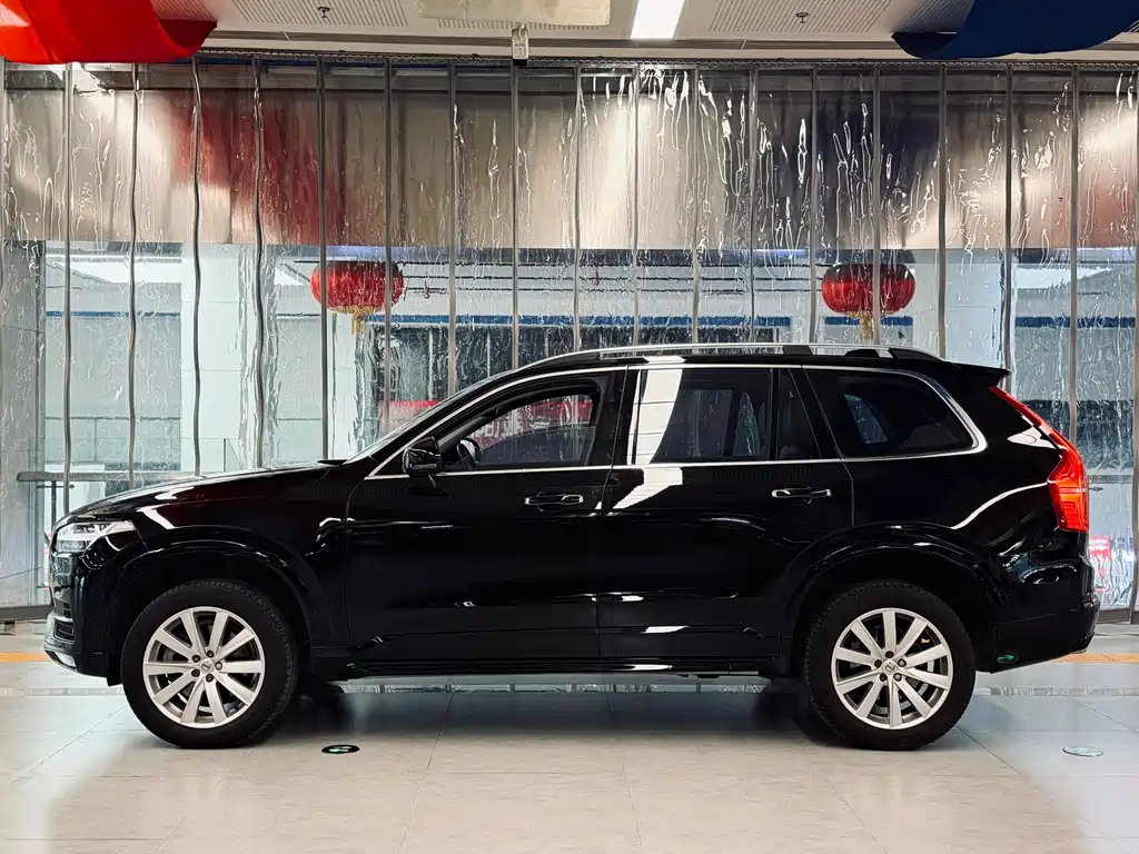 Volvo XC90 2015 T6 5 мест