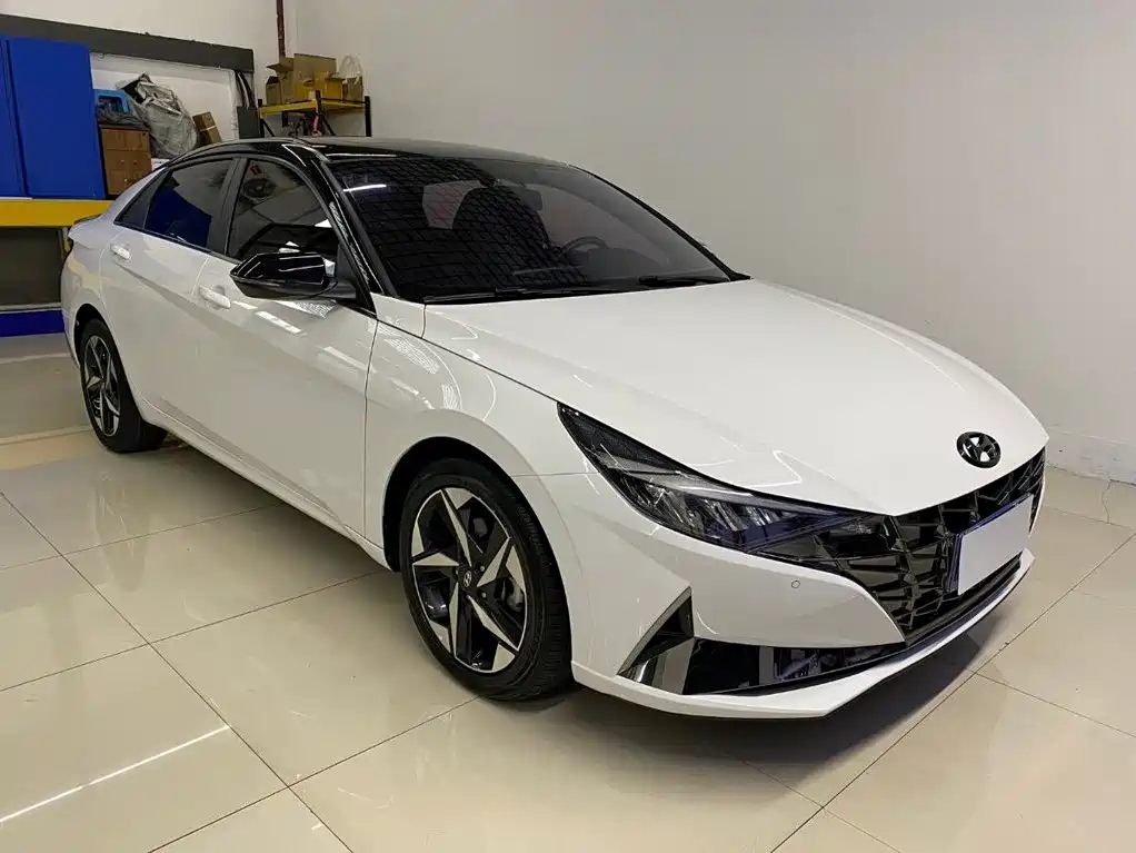 Hyundai Elantra 2022 240TGDi DCT LUX Luxury