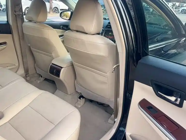 Toyota Camry — миниатюра 9