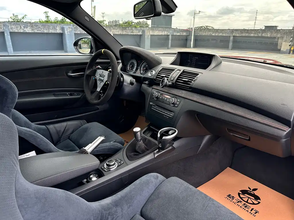 BMW 1 Series M — миниатюра 16