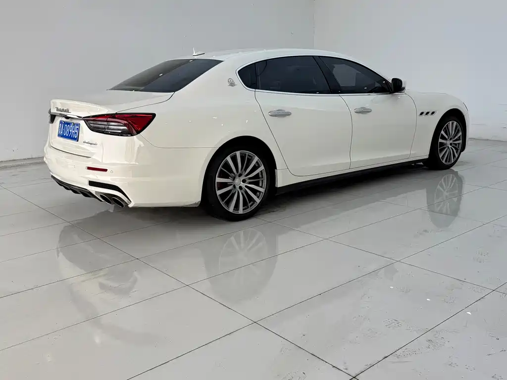 Maserati Quattroporte — миниатюра 9
