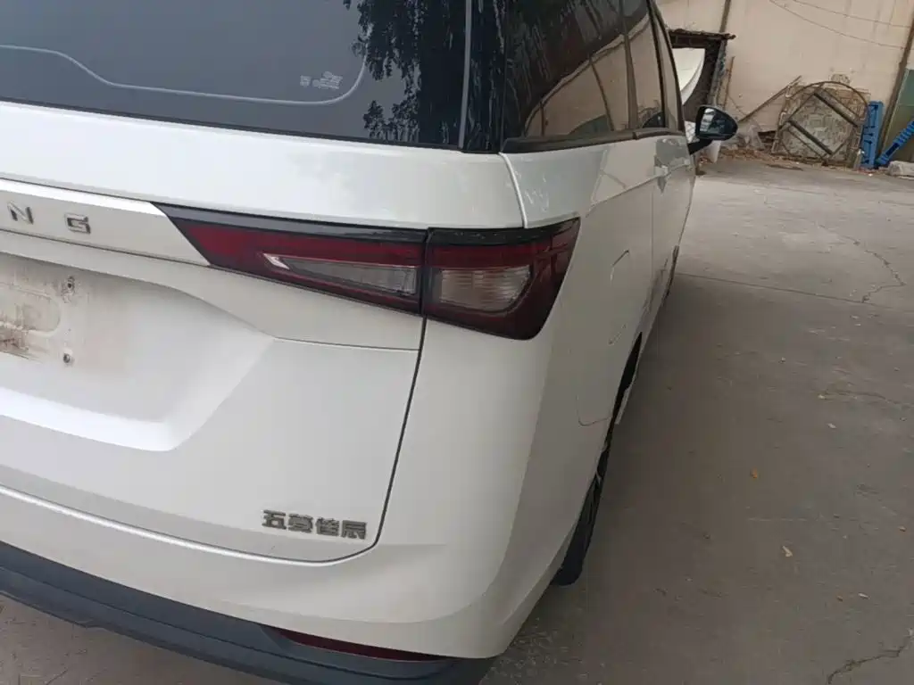 Wuling Jiachen — миниатюра 8