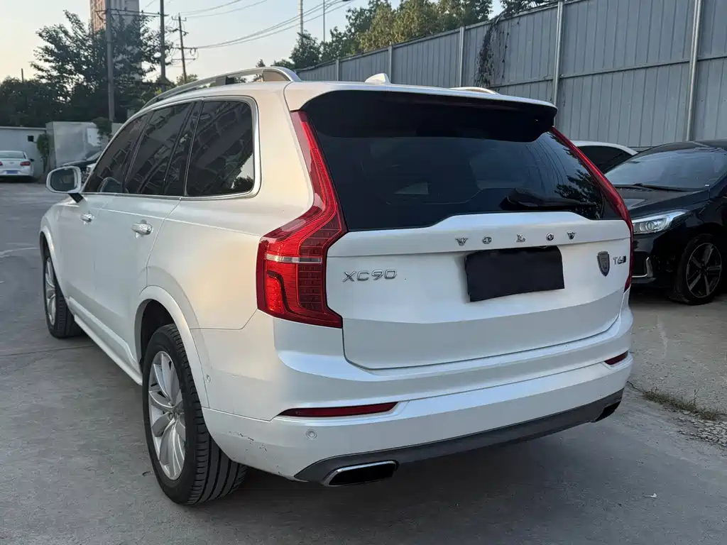 Volvo XC90 — миниатюра 13