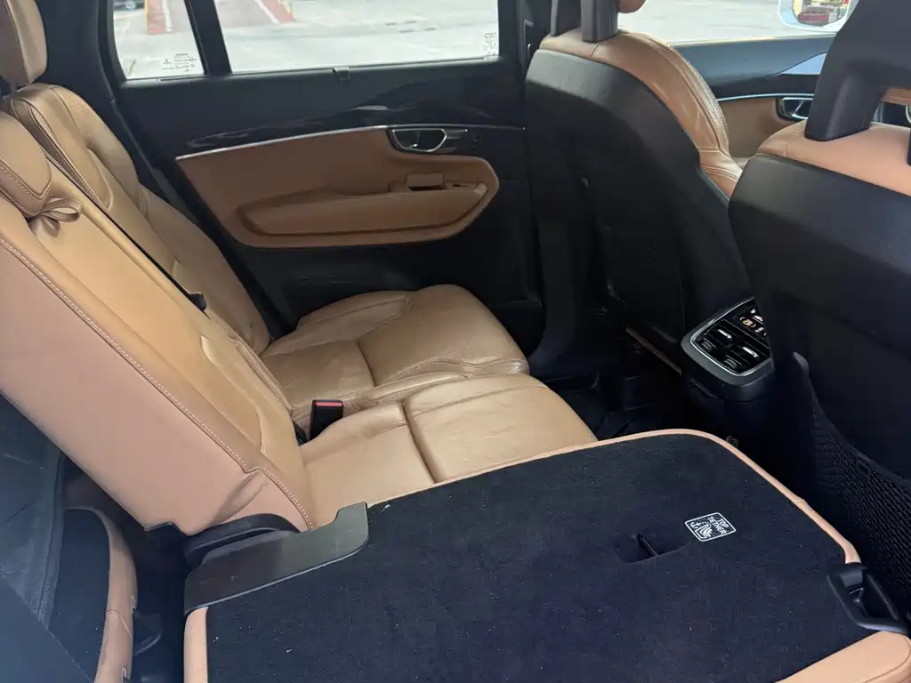 Volvo XC90 — миниатюра 12