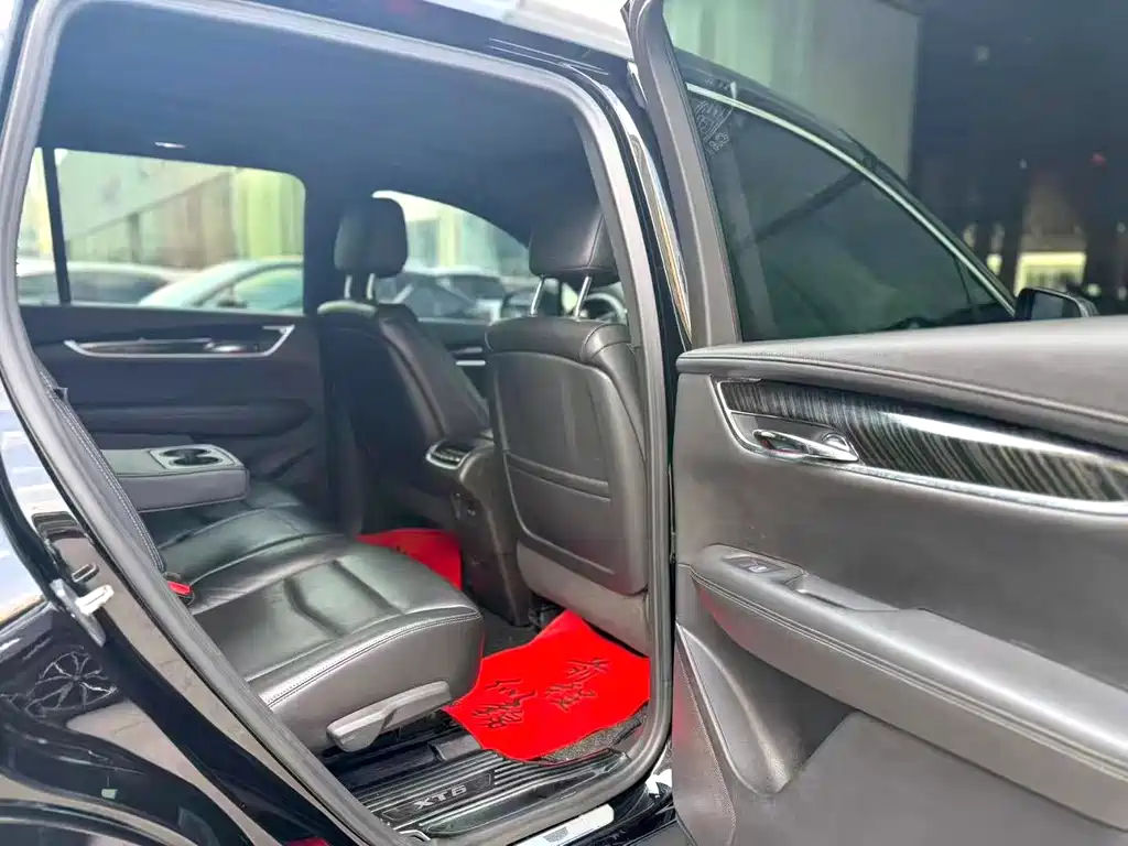Cadillac XT6 — миниатюра 8