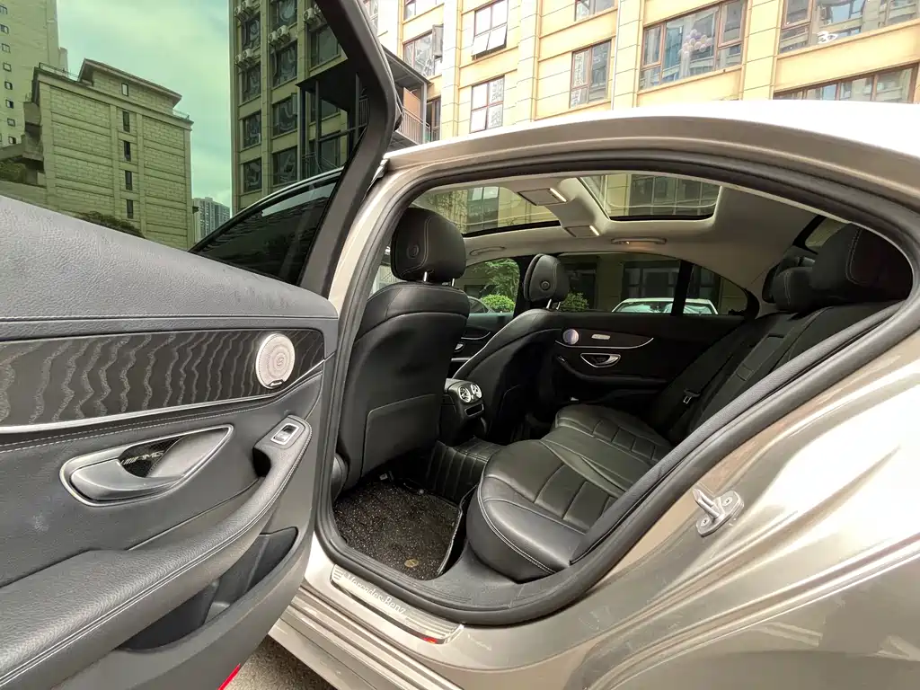 Mercedes-Benz C-Class — миниатюра 11