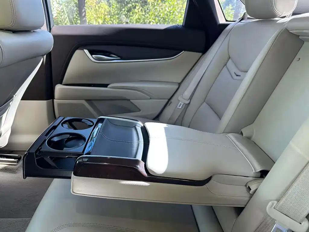 Cadillac XTS — миниатюра 12