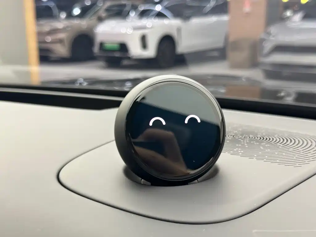 NIO ES8 — миниатюра 22