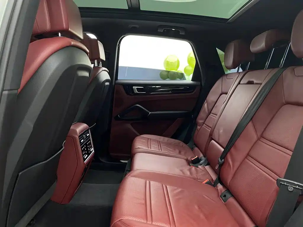 Porsche Cayenne — миниатюра 29