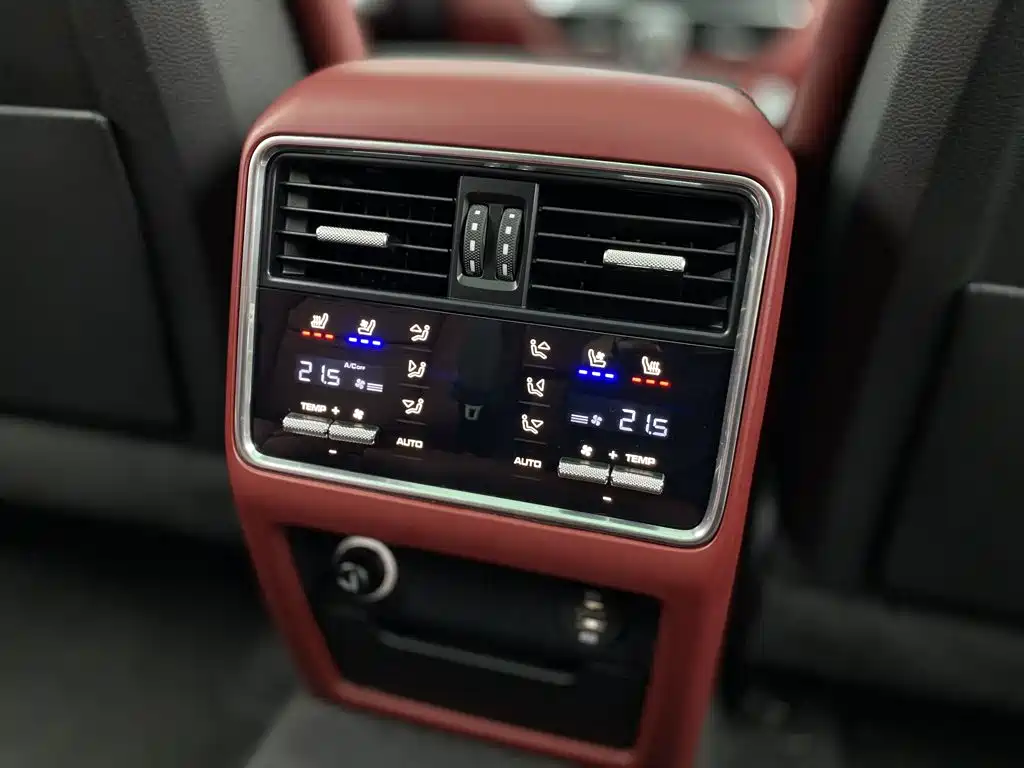 Porsche Cayenne — миниатюра 21