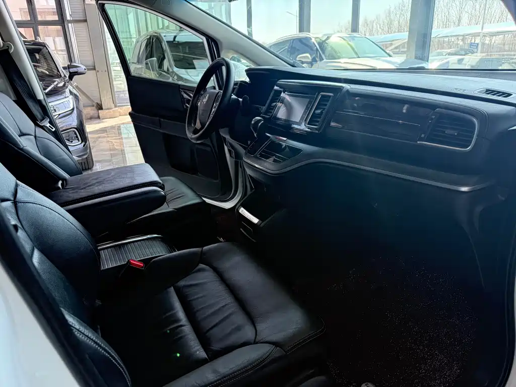 Honda Elysion 2016 2.4L