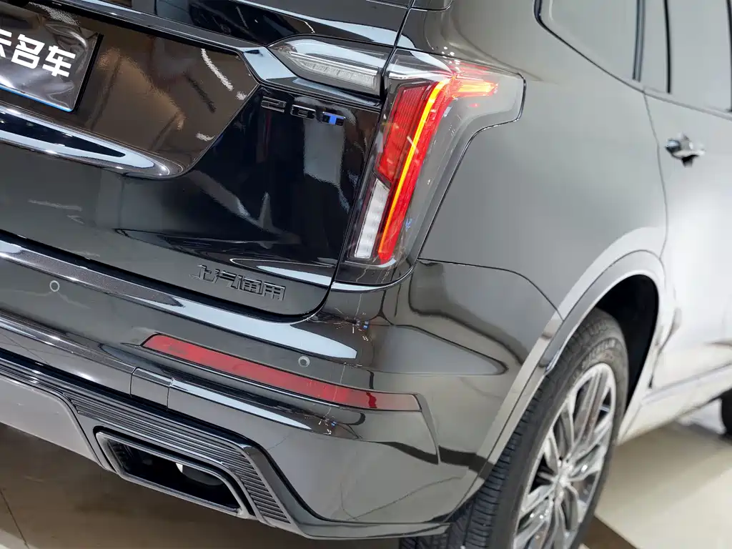 Cadillac XT6 2025 2.0T мест Luxury Executive