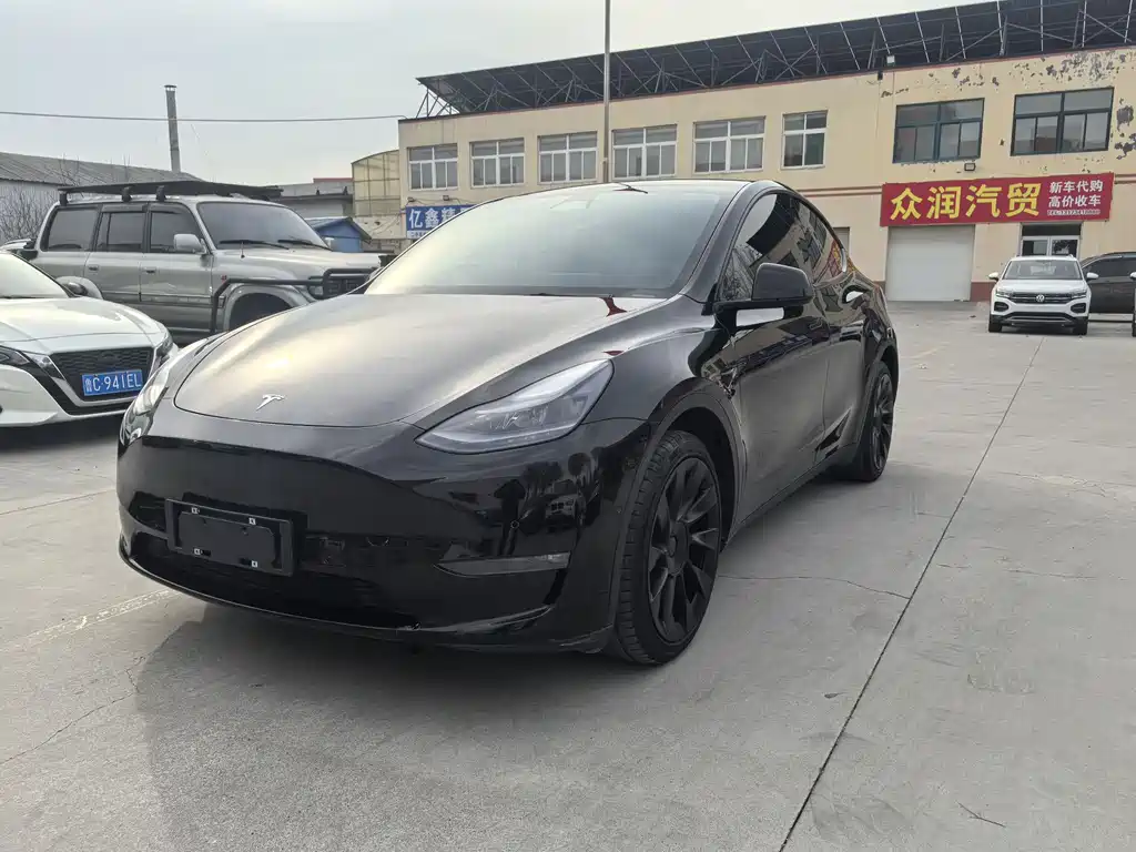 TESLA MODEL Y