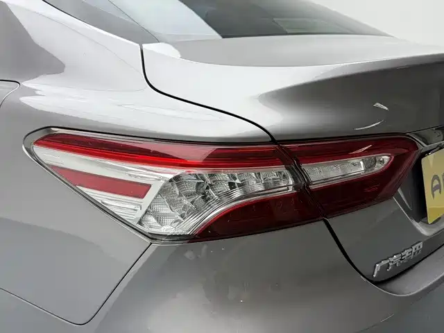 Toyota Camry — миниатюра 17