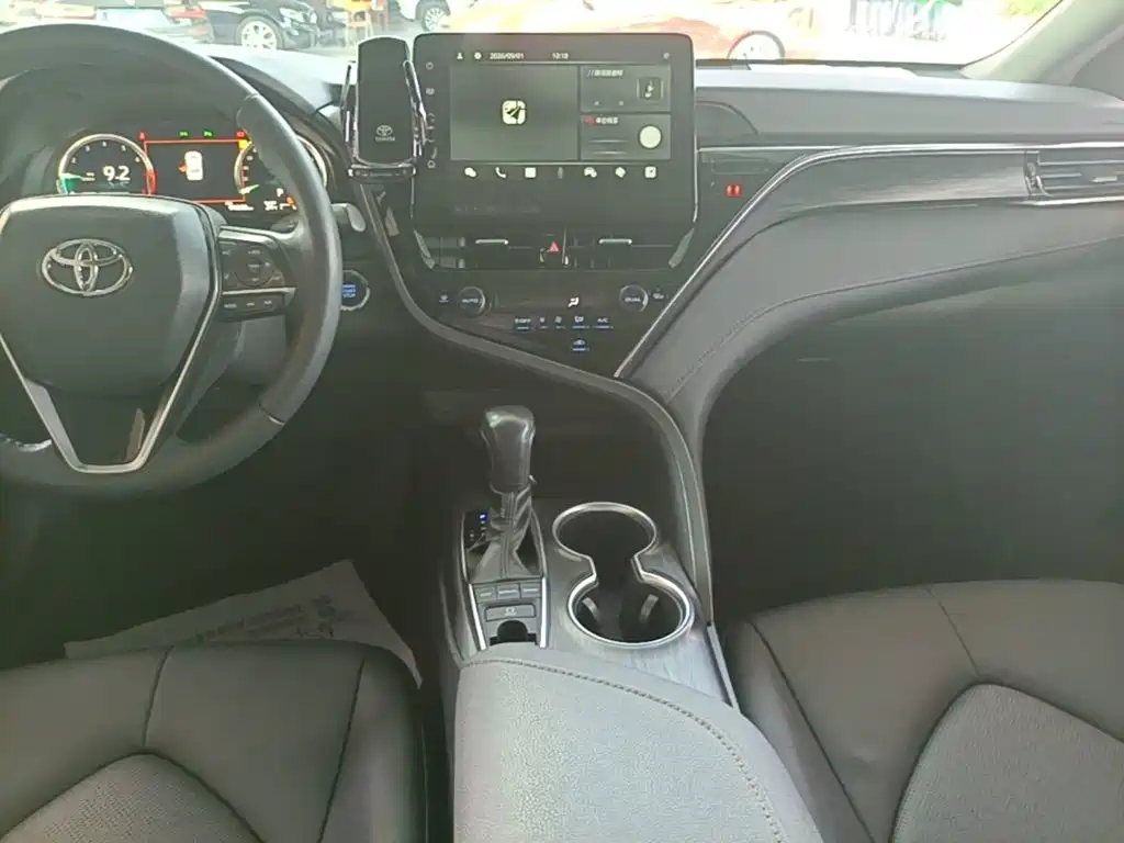 Toyota Camry — миниатюра 13