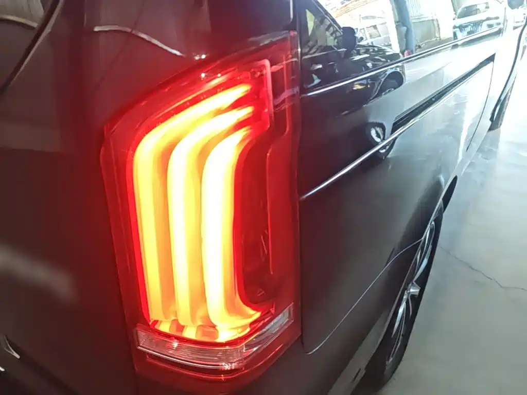 Mercedes-Benz V-Class — миниатюра 8