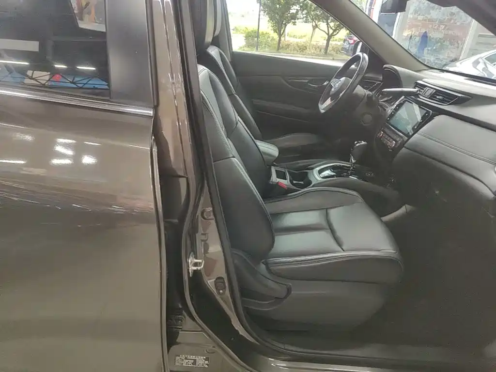 Nissan X-Trail — миниатюра 25