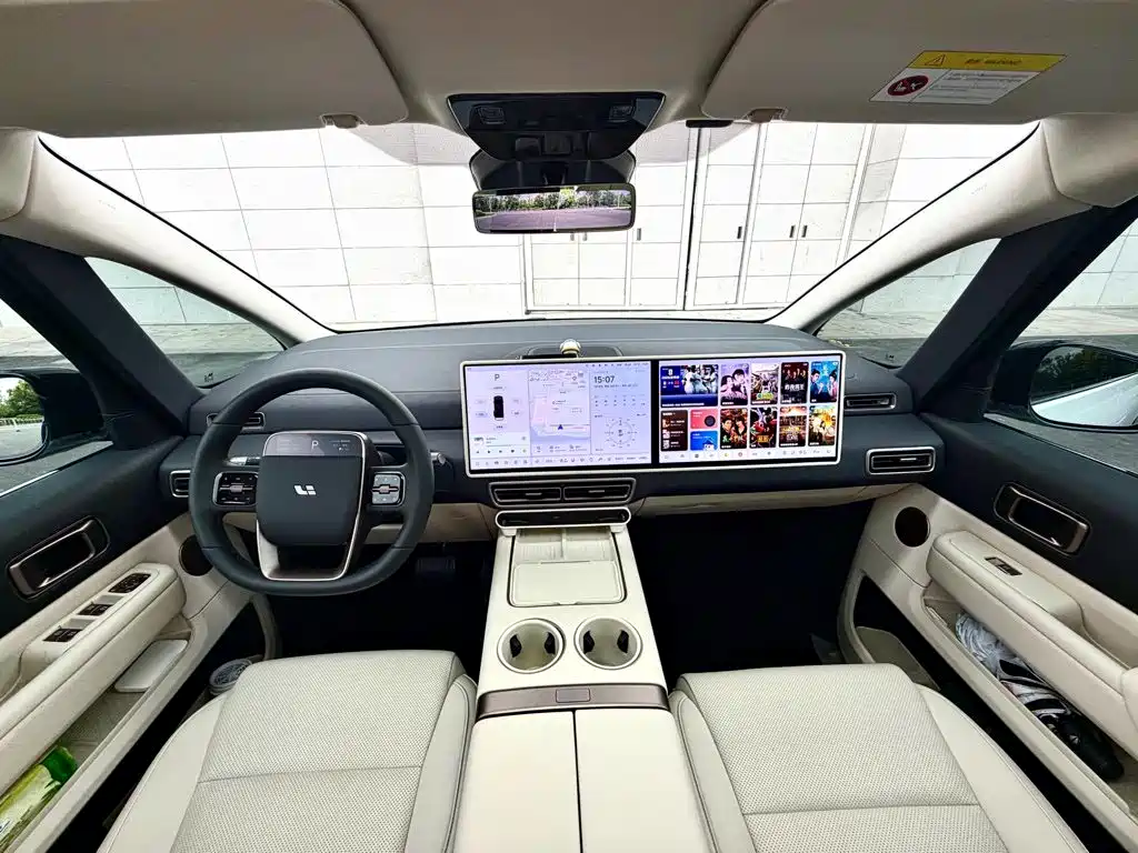 Li Auto MEGA 2025 Home