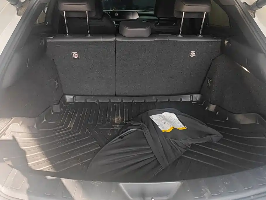 Lexus UX New Energy — миниатюра 4