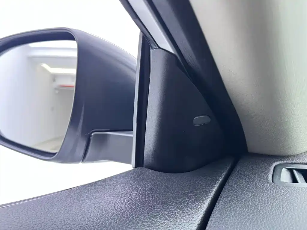 Nissan X-Trail — миниатюра 5
