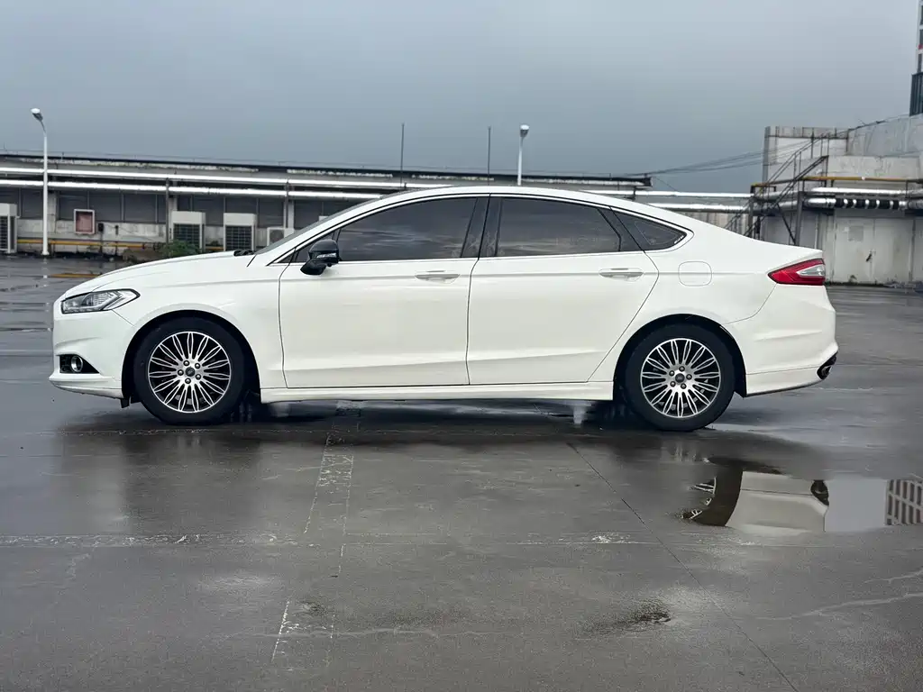 Ford Mondeo — миниатюра 7