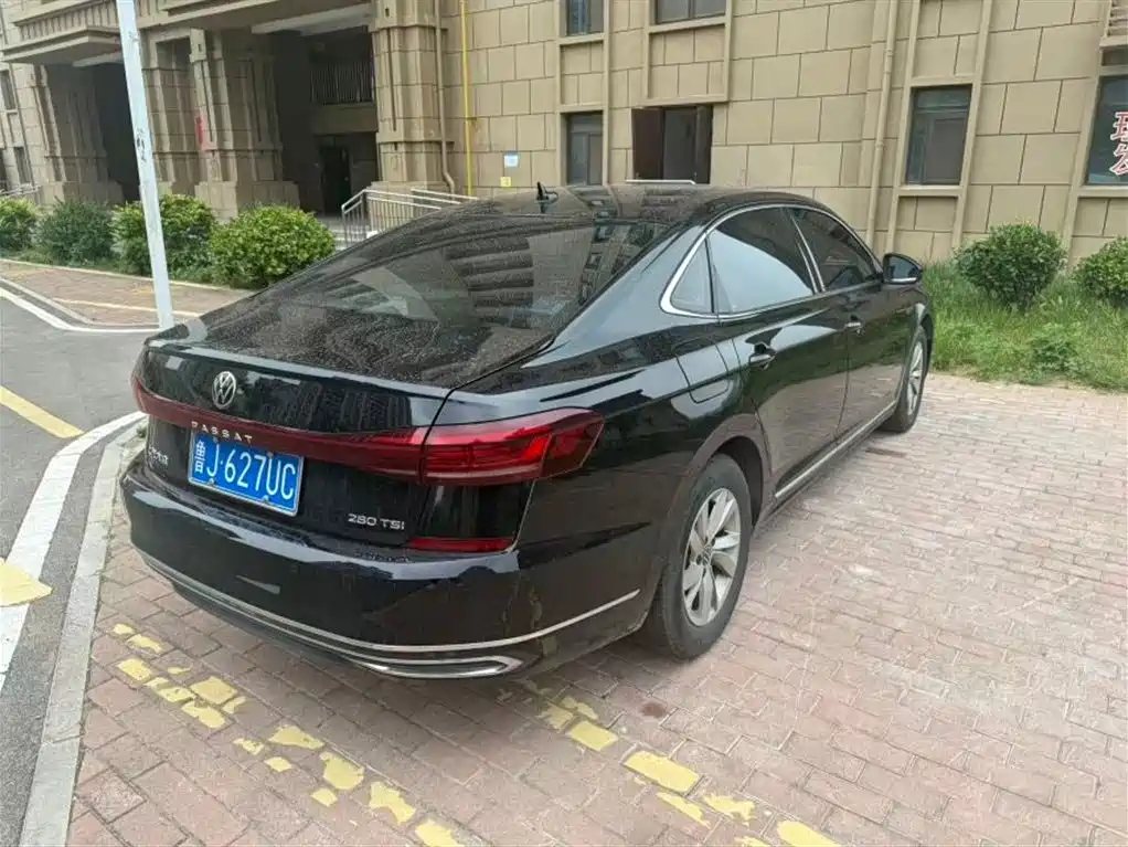 Volkswagen Passat 2023 280TSI