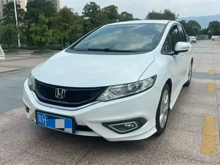 Honda Jade 2016 1.8L AT Comfort Elite 5 мест