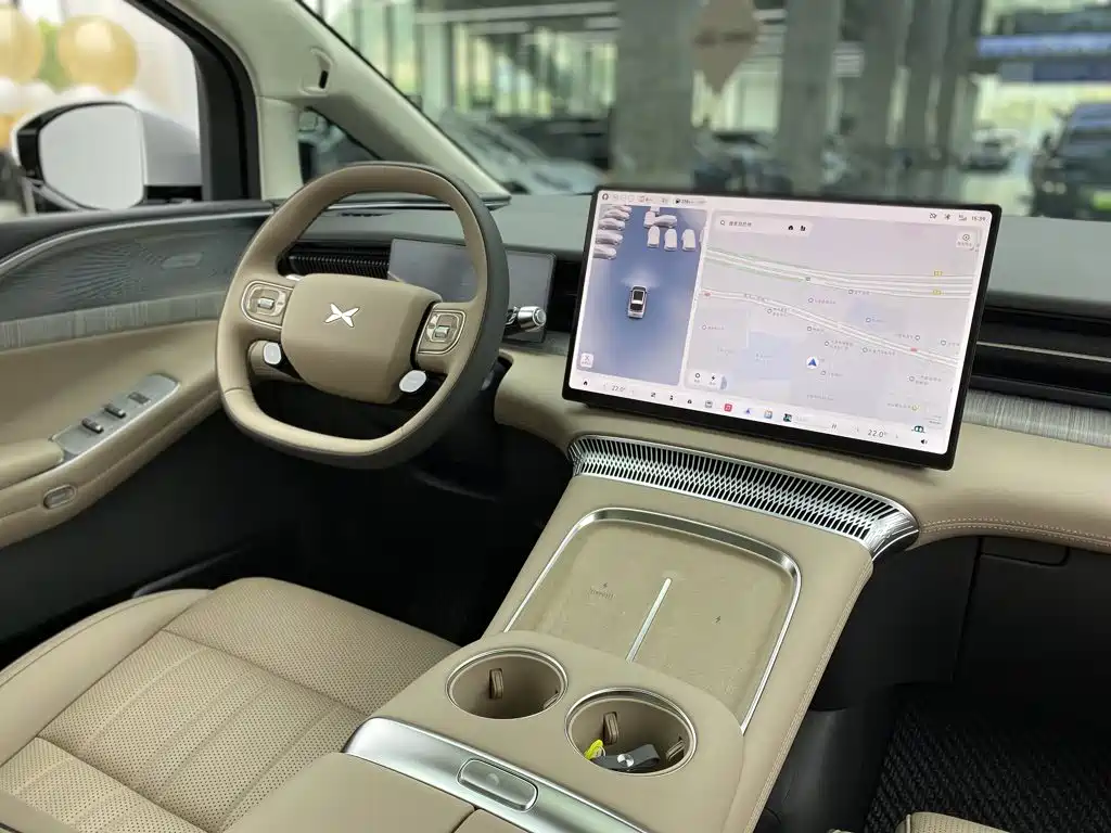 XPeng X9 — миниатюра 39