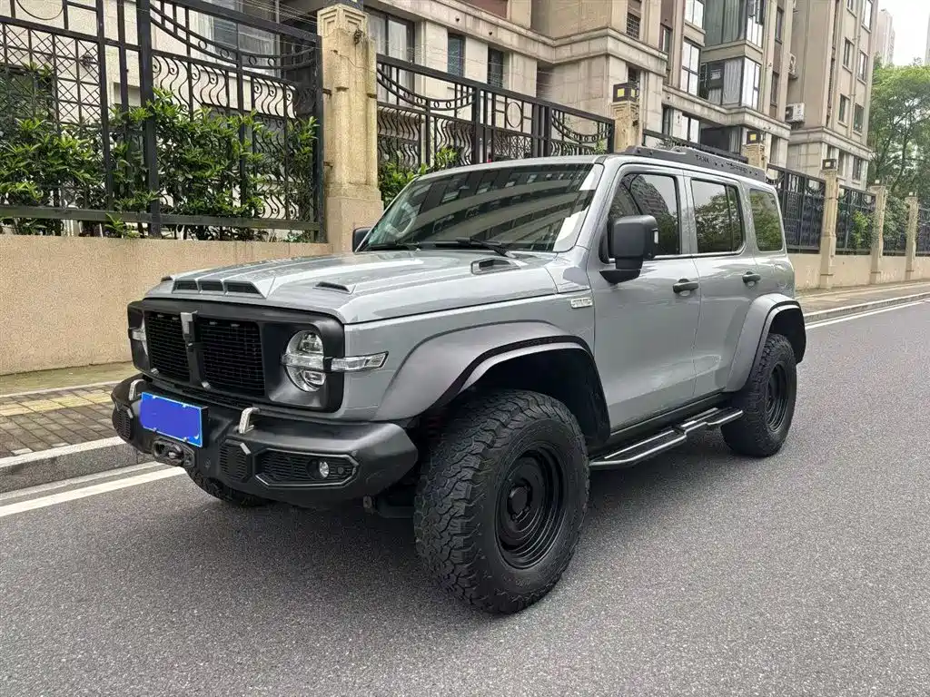 Tank Tank 300 2022