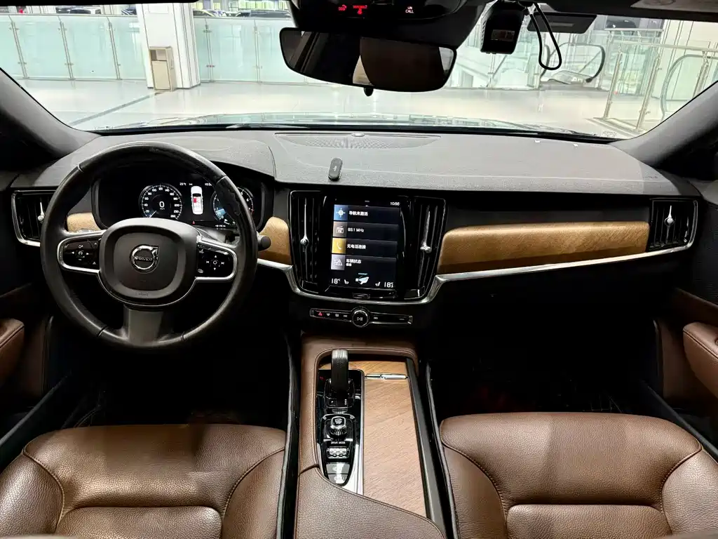 Volvo S90 2021 B5 Luxury