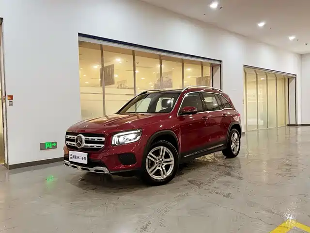 MERCEDES-BENZ GLB