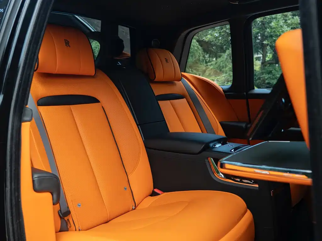 Rolls-Royce Cullinan — миниатюра 18