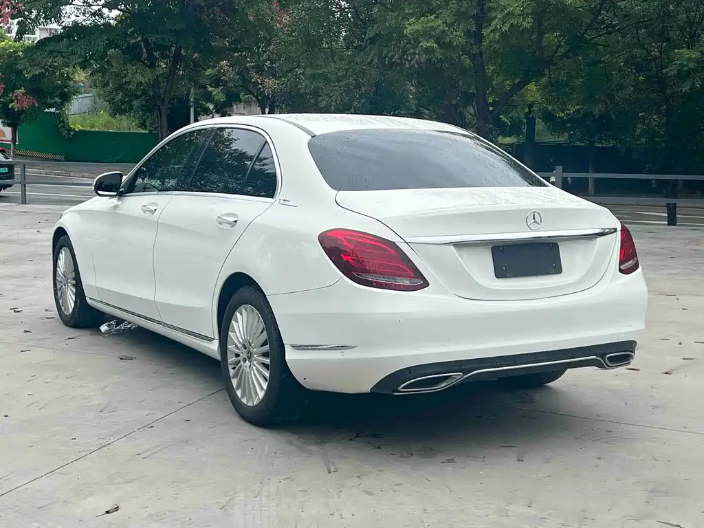 Mercedes-Benz C-Class — миниатюра 4