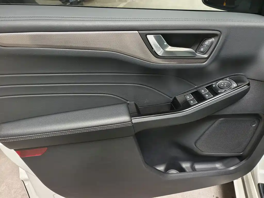 Ford Escape — миниатюра 4