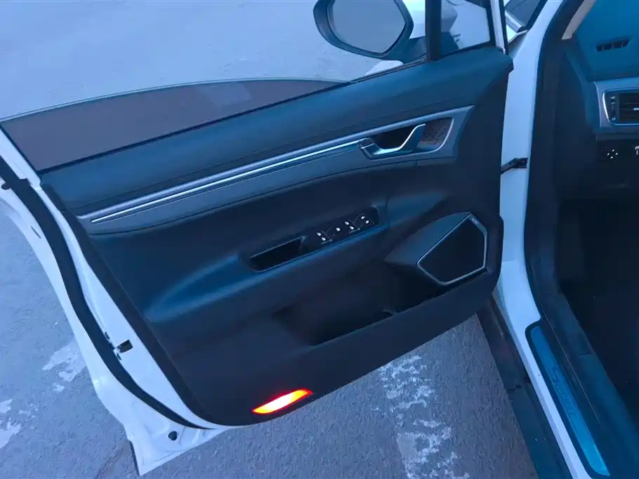 GEELY AUTOMOBILE EMGRAND GS