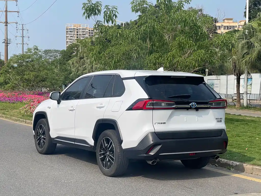 Toyota Wildlander New Energy — миниатюра 16