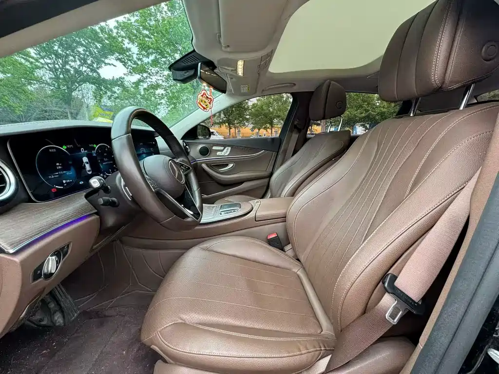 Mercedes-Benz E-Class — миниатюра 3