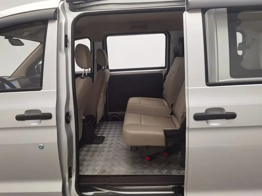 Wuling Hongguang V — миниатюра 15